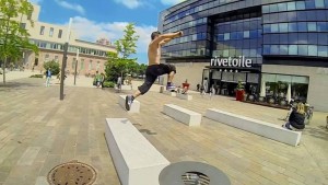 Pour moi, le Parkour c'est : S'améliorer de jour en jour sans vouloir être le meilleur. Face à nos peurs, nous sommes notre premier ennemi et ceux avec nous nos premiers amis.
